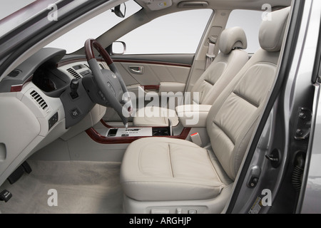 2007 Hyundai Azera Limited in Gray - Front seats Stock Photo