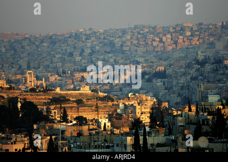 JOR, Jordan, Amman: Houses in the old Downtown and Basman district. Citadel Stock Photo