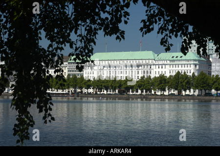 The luxury hotel 'Raffles Vier Jahreszeiten' Four Seasons in the City of Hamburg, Germany Stock Photo