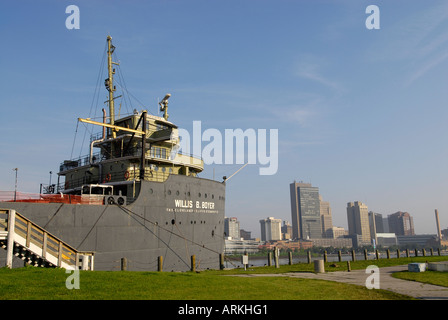 The Willis B Boyer A Cleveland Cliffs Lake Freighter Is A Popular ...