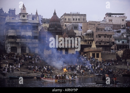 India, Varanasi, Manikarnika Ghat, the main burning ghat. Place of cremations on Ganges Stock Photo