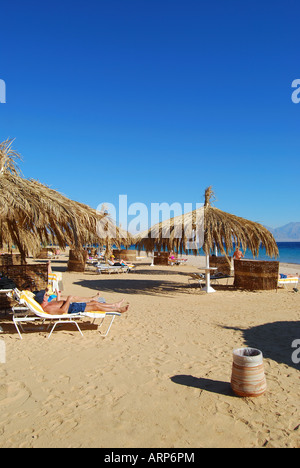 Hilton Nuweiba Coral Resort beach, Nuweiba, Sinai Peninsula, Republic of Egypt Stock Photo