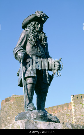 King Billy, king william III of orange crossing the boyne on his white ...
