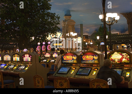 Café Ile St. Louis – Paris Hotel (Las Vegas): Outdoor Parisian Café Inside  a Casino