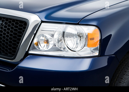 2008 Ford F-150 XLT in Blue - Drivers Side Profile Stock Photo - Alamy