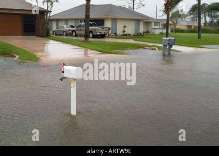 Hurricane Wilma South Florida storm Port5 Saint Lucie hurricanes street flooding flooded road 10 24 05 mailbox Stock Photo