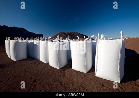 Bagged up pozzolana. Pouzzolane conditionnée en 'big bags' de 1,5 M³. Stock Photo