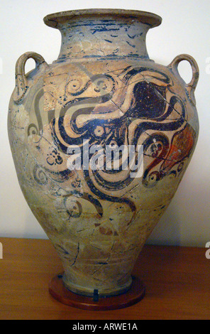 Ancient Greek pots in the Minoan Iraklion museum in Knossos Crete Greece Europe Stock Photo