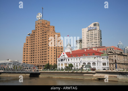 Historic Broadway Mansions Hotel formerly Shanghai Mansions built in 1930s beside the Suzhou Creek Shanghai China Stock Photo