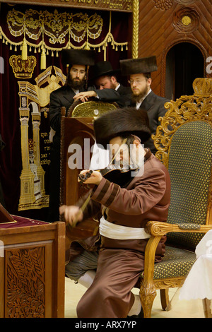 Israel Bnei Brak Hanukkah at the Premishlan congregation the Rebbe is playing the violin Stock Photo