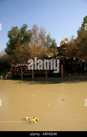 Syrian Orthodox pilgrims on the Jordenian side of the Jordan river celebrates the Feast of Theophany Stock Photo
