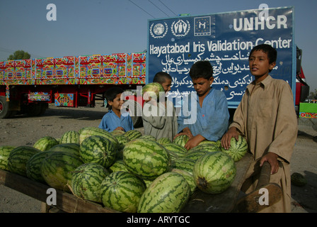 afghan refugees in Peshawar are forced to return to Afghanistan Stock Photo