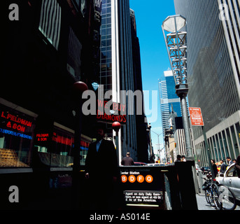 New York City’s Diamond District Diamond Style Street Lamps 47th Street New York State USA Stock Photo