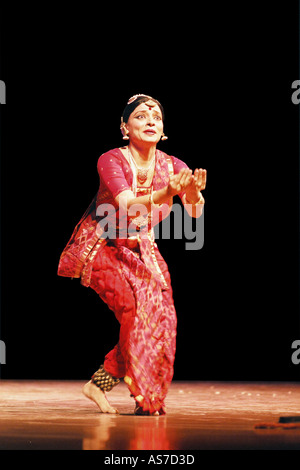 Indian Classical Dancer Malavika Sarrukkai performing a solo Bharat ...