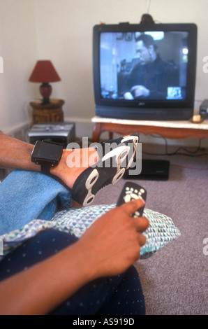 42 Ankle Bracelet Monitor Stock Photos, High-Res Pictures, and Images -  Getty Images