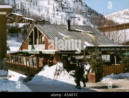 Bananas restaurant in Val D'Isere tex mex institution and watering hole Haute Savoie France Stock Photo