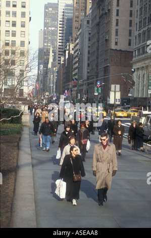 crowded sidewalks on New Yorks 5th Avenue Stock Photo