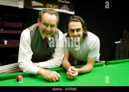 2004 World Snooker Champion Ronnie O Sullivan coached by mentor Ray Reardon Stock Photo