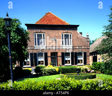 Alblasserwaard Netherlands farm house garden Stock Photo