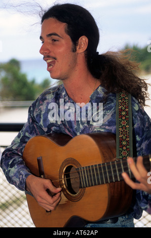 caribbean cuba holguin province a guitarist playing at el mirador del mayabe Stock Photo