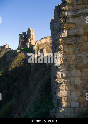 12th Century fortification Castle curtain walls and Keep Stock Photo