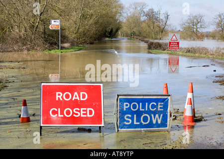 The B4213 closed due to flooding on the approach to Haw Bridge near Apperley, Gloucestershire in March 2007 Stock Photo