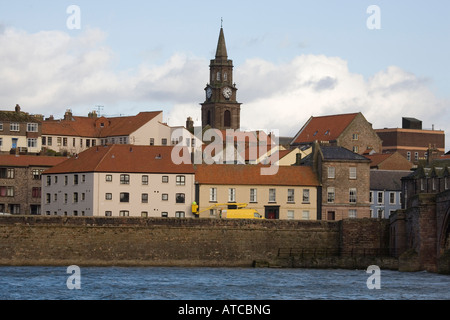 Welcome to Scotland   The town and river of Berwick on Tweed, UK Stock Photo