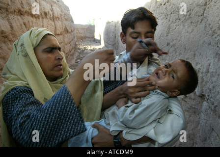 afghan economical refugees in Peshawar forced to return to Afghanistan Stock Photo