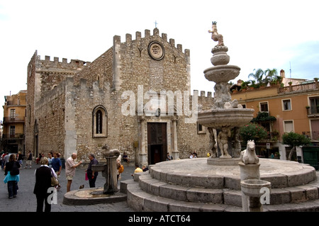 Taromina Italy Sicily town city church fountain Stock Photo