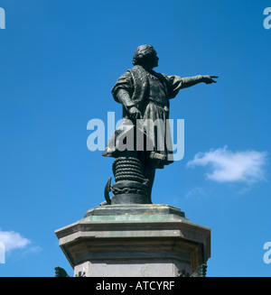 Statue of Christopher Columbus, Parque Colon in the Colonial City, Santo Domingo, Dominican Republic Stock Photo