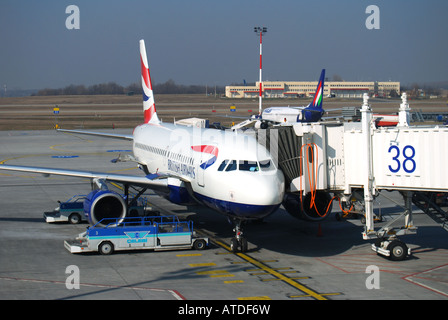 British Airways Airbus A319 aircraft on stand, Budapest Ferihegy International Airport, Budapest, Republic of Hungary Stock Photo