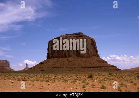 AZ Monument Valley Elephant Butte Arizona desert rock formations Old ...