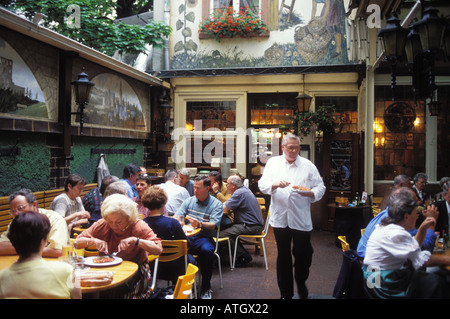 Germany Frankfurt Garden Zum Gemalten Haus Tavern