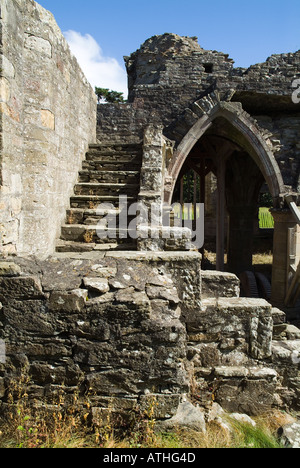 dh Balmerino Abbey BALMERINO FIFE Ruined 13th Century Cistercian monastery arch and stairs Stock Photo