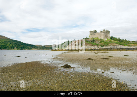 Tioram Castle on Loch Moidart south of Mallaig, Scotland, UK. Seat of the MacDonalds of Clan Ranald. Dates from 13C Stock Photo