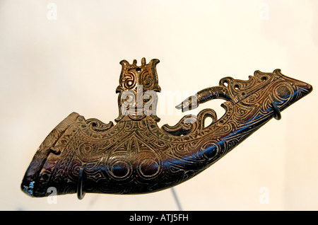 Gun Powder Flask Horn Flask 19-20th Century. Toba Batak (Toba,Karo,Simalungun,Pak Pak, Mandailing, Angkola)Batak tribes,Lake Toba,Sumatra,Indonesia) Stock Photo