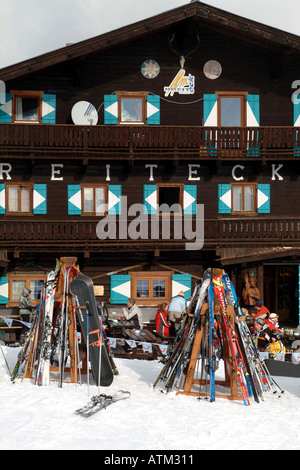 Restaurant bar on the slopes of the Schmittenhohe mountain above Zell am See  Stock Photo