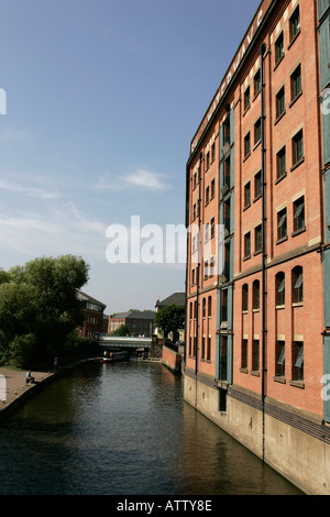 former Fellows Morton and Clayton warehouse now Nottingham Waterways Museum and nottingham canal nottingham england Stock Photo