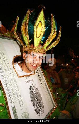 Man and girl in brazilian samba costume hi-res stock photography and images  - Alamy