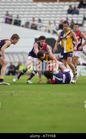 AFL CHALLENGE TROPHY WEST COAST EAGLES VS FREMANTLE DOCKERS THE OVAL CRICKET GROUND LONDON 8TH OCTOBER 2005 Stock Photo