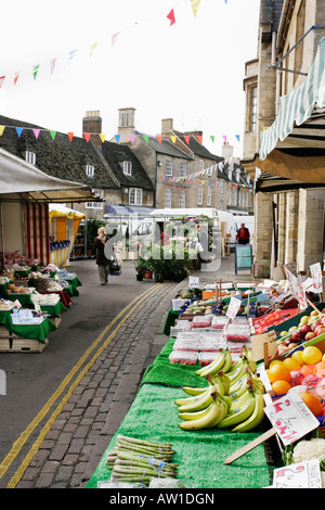 Market day in the centre of Oundle in Northamptonshire, UK Stock Photo