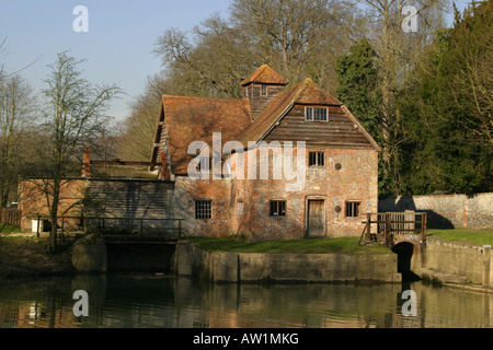 Mapledurham watermill in Oxfordshire on the banks of the River Thames or Isis Stock Photo