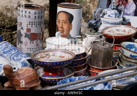 Trinkets on sale from a stall by the River Yangtze in China Stock Photo