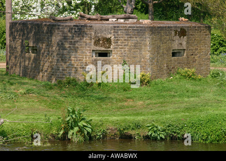 world war 2 riverside defence defensive pillbox Stock Photo