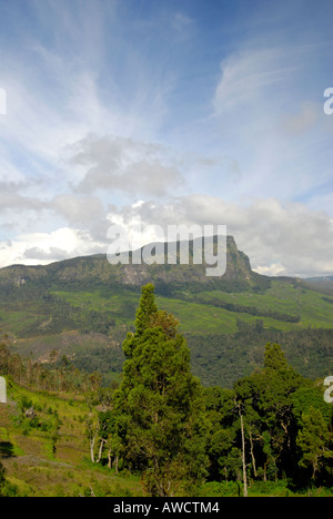 A VIEW OF THE WESTERN GHATS IN KOVILOOR MUNNAR Stock Photo