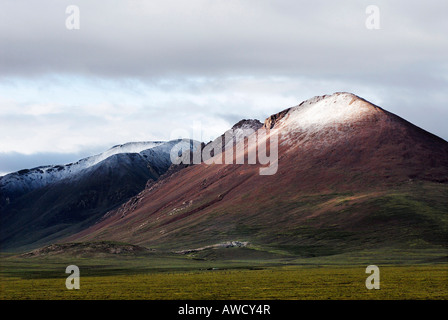Barren mountains, between Dangxion and the Nam-Tsho-Lake, Tibet Stock Photo