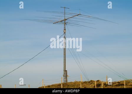 dh Radio aerial TELECOMMUNICATIONS UK Britain Amateur radio antennae mast uk antenna Stock Photo