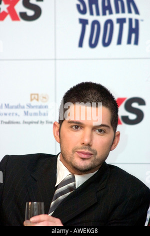 INXS & new lead singer JD Fortune. Picture: UK Press Stock Photo - Alamy