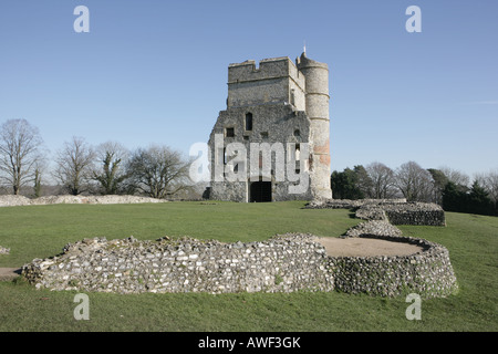 The gatehouse of the 14th century Donnington Castle with associations to the civil war with a battle and siege Stock Photo