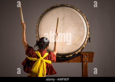 Odaiko Image Portland Taiko musician performs on the odaiko drum Portland Oregon ...